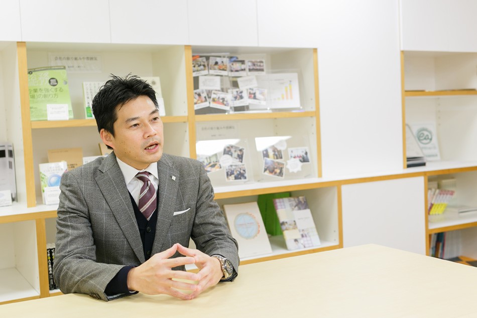 窓の専門商社 マテックス　松本社長のインタビュー写真