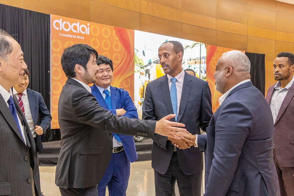 Ethiopian dignitaries and DODAI representative Sasaki