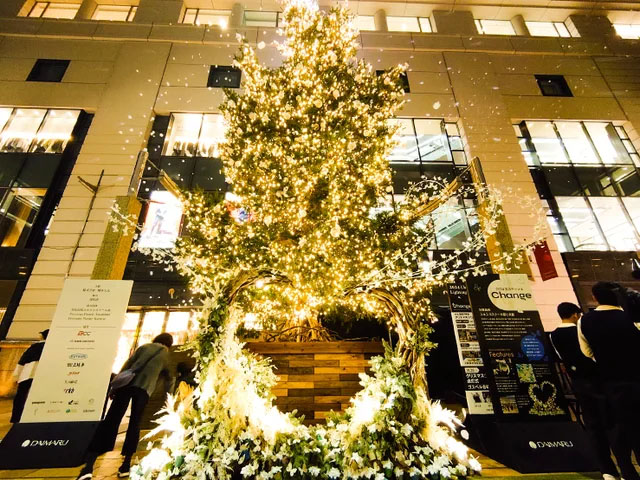 クリスマスイルミネーション 大丸福岡天神店エルガーラ・パサージュ広場