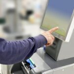 セルフレジで万引きが増加　“スキャン漏れ”は操作ミスか故意か
