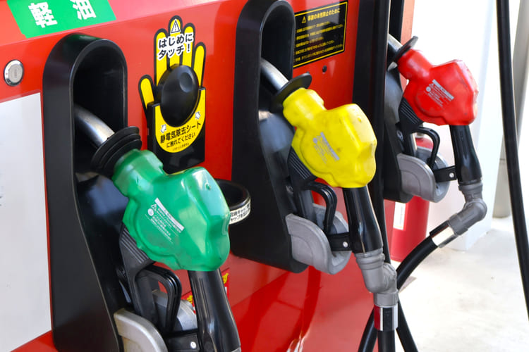 ガソリン暫定税率を2025年12月に廃止へ 与野党6党が正式合意、50年続いた“暫定”税制の歴史と今後の税制改革を解説