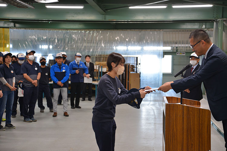 阪南倉庫 いただきます ごちそうさまでした賞受賞の様子