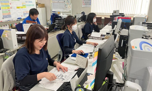 女性が倉庫を変えた  阪南倉庫「男女比50％」の現場はどのようにして生まれたのか