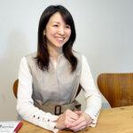 「ネガティブなニュースは載せない」1万人が愛読する“心の新聞”　日本講演新聞社・重春文香社長が描く、希望の種まき戦略