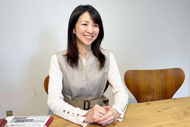 重春文香社長・日本講演新聞