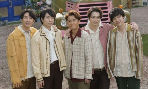 現場での共有か、SNSでの審査か。嵐ライブ 銀テープ36本の行方が問いかける、推し活の倫理