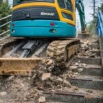 板橋区公道階段を重機で破壊　外国人作業員が通学路を粉砕　ネットで大炎上「税金で直すな」逮捕と賠償を求める声殺到