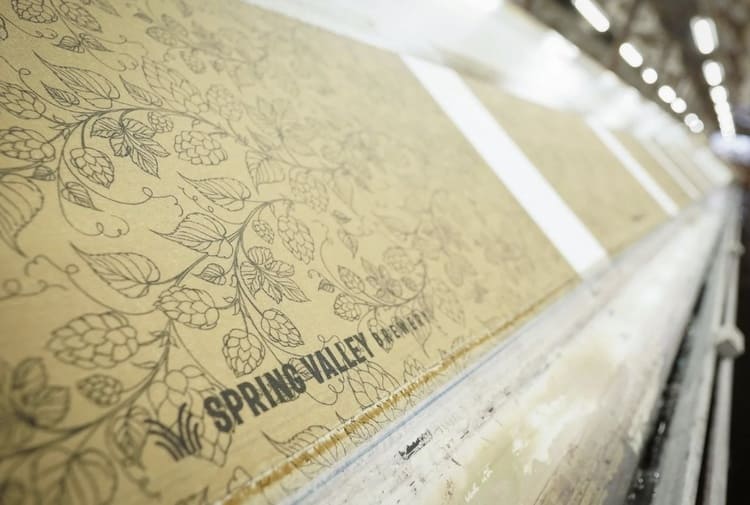 加藤健旗店がSVBのビール粕を京都の伝統技法で染め上げ発売