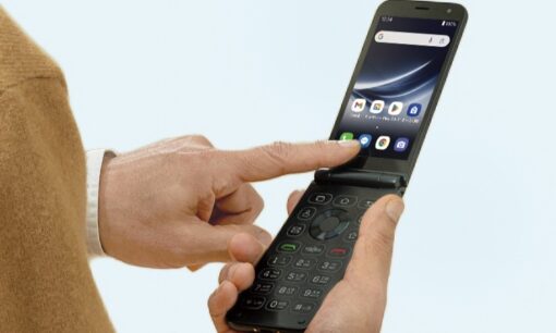 ガラケー型スマホ「MIVEケースマ」が売れている理由　ドコモ3G終了で品薄、ガラケー文化が再注目