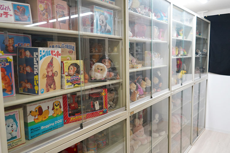 イワヤのオフィスに飾られたおもちゃ