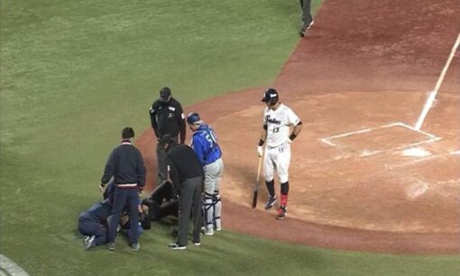 ヤクルト対DeNA戦で球審にバット直撃 川上審判員が緊急手術、現在は集中治療室で治療中 NPB発表「極めて重大な事案」