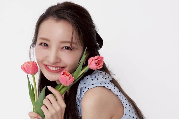 板野友美