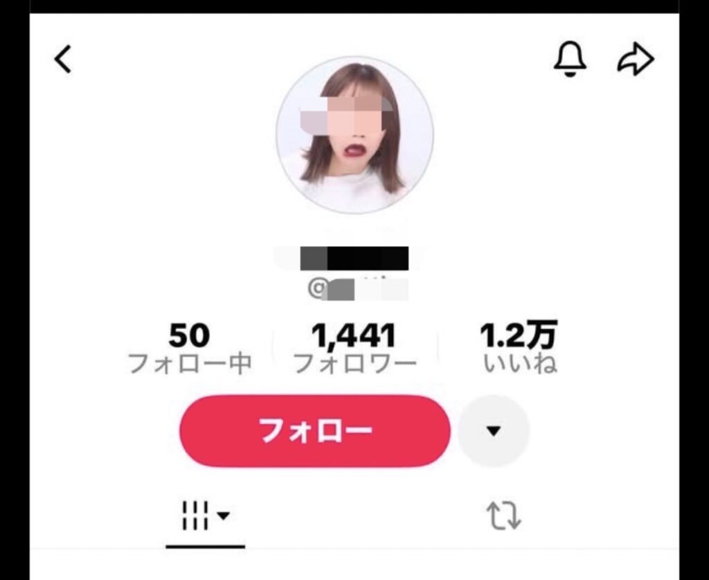 1歳児への顔面ケーキ虐待