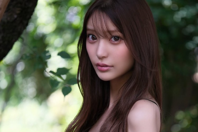 セクシー女優　倉木華