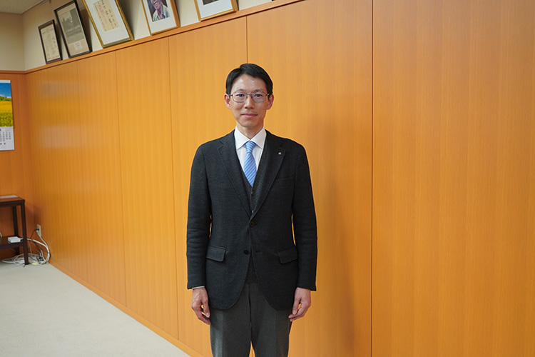 西山鋼業 社長