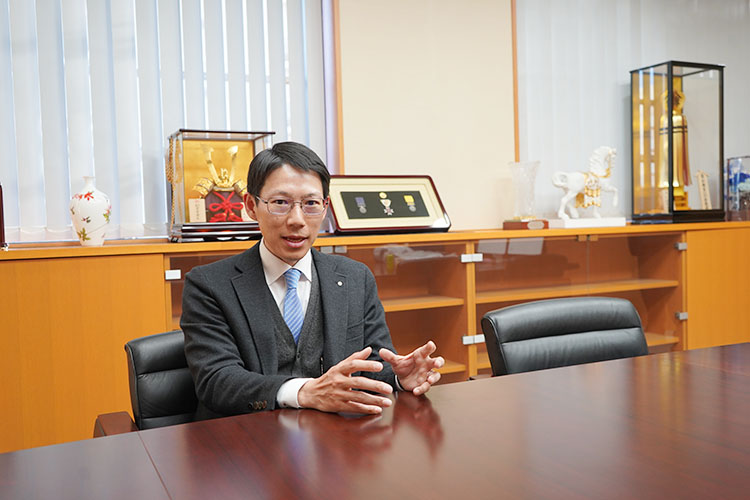 西山鋼業 社長