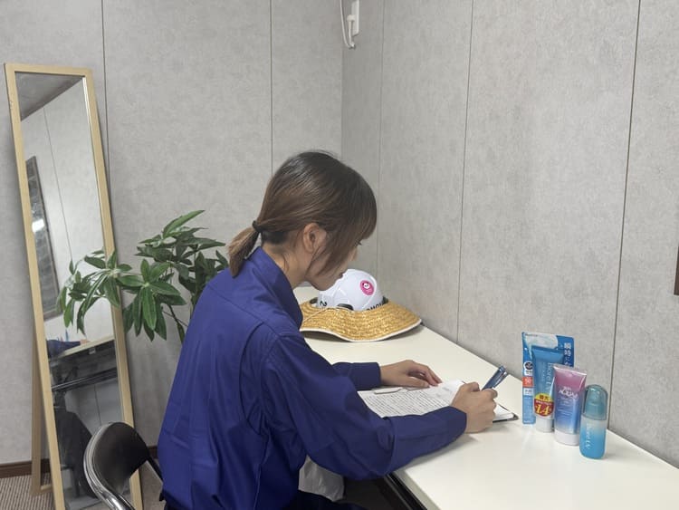 巴山建設・姿見の設置